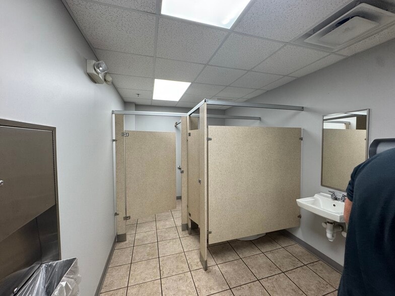 More Photos Of 724 Central Ave, New Orleans Light Distribution For Sale