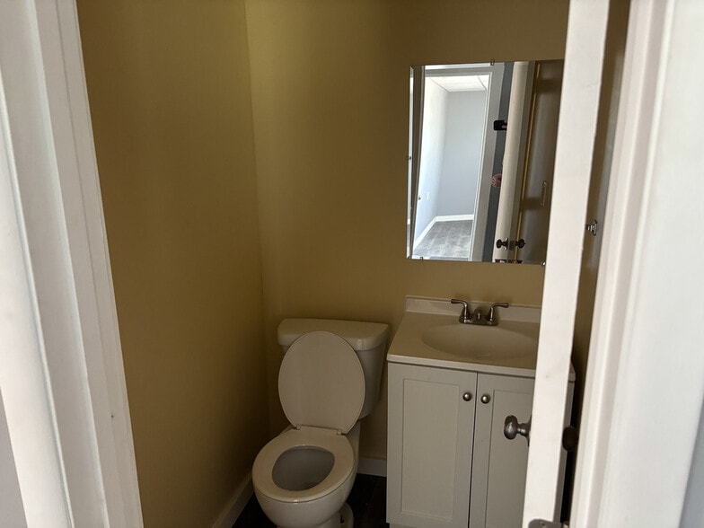 More Photos Of 19200 Miles Rd, Warrensville Heights Flex For Sale