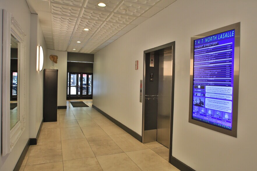 More Photos Of 747 N LaSalle St, Chicago Loft Creative Space For Lease