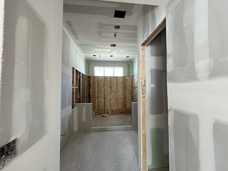 More Photos Of 5821 Winsome Ln, Houston Apartments For Sale