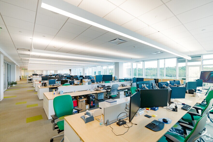 More Photos Of 18001 Old Cutler Rd, Palmetto Bay Office For Lease