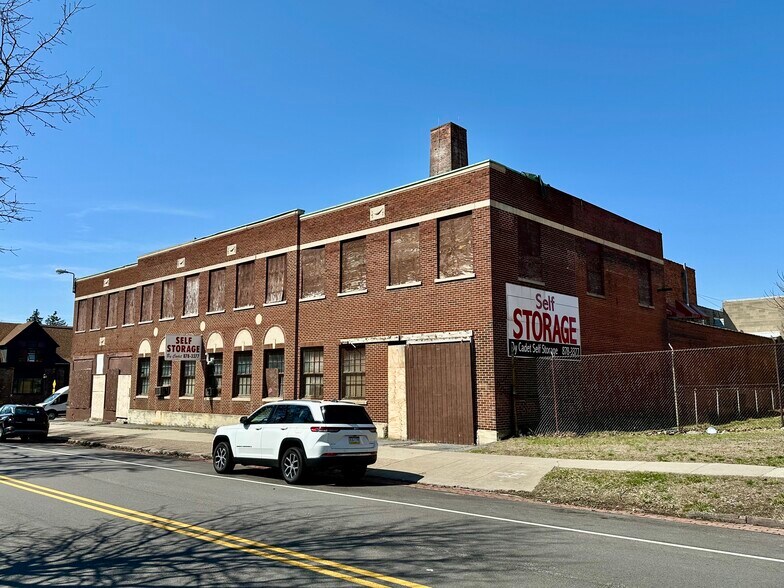 More Photos Of 169 W Utica St, Buffalo Warehouse For Sale