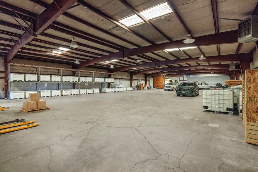 More Photos Of 3735 Washburn Way, Klamath Falls Warehouse For Lease