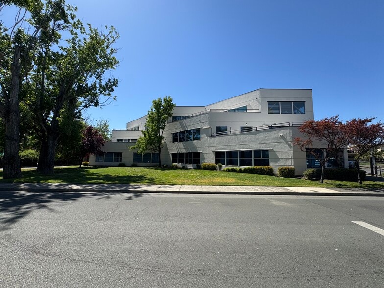 Primary Photo Of 55 1st St, Lakeport Medical For Lease
