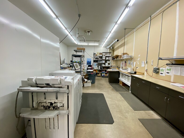 More Photos Of 6382 Main St, North Branch Storefront Retail Office For Lease