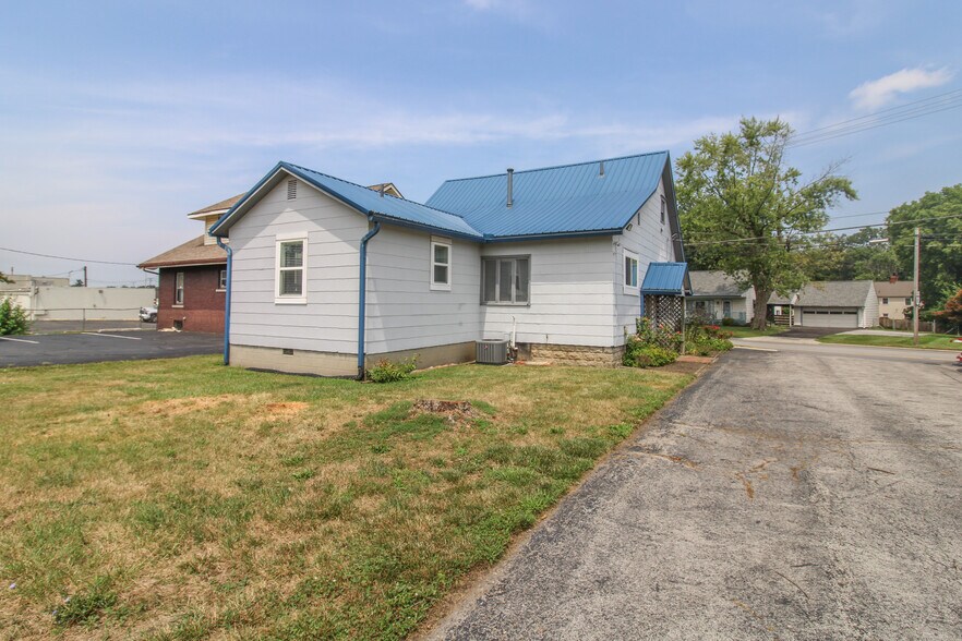 More Photos Of 1517 Allentown Rd, Lima Office For Sale