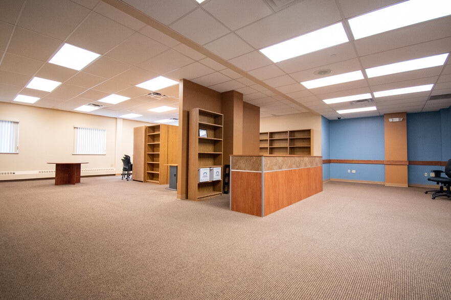 More Photos Of 3121 Euclid Ave, Cleveland Schools For Lease