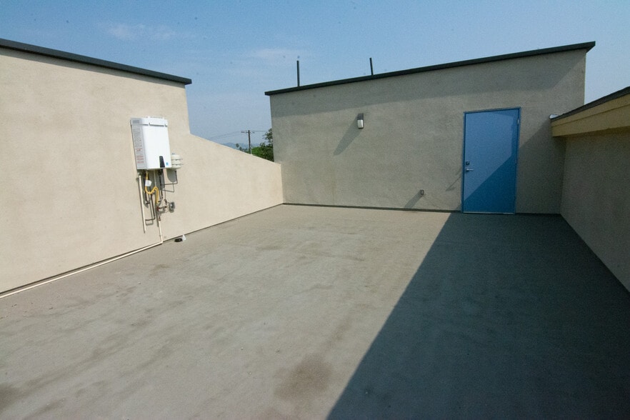 More Photos Of 2006 S Corning St, Los Angeles Apartments For Sale