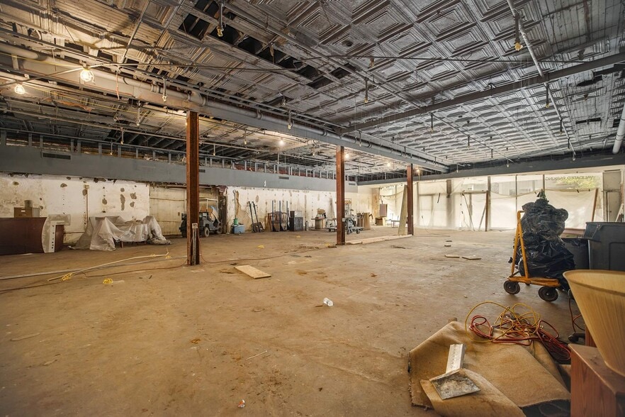 More Photos Of 1816 1st Ave N, Birmingham Storefront For Sale