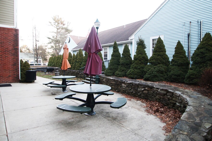 More Photos Of 2527 Cranberry Hwy, Wareham Office For Sale