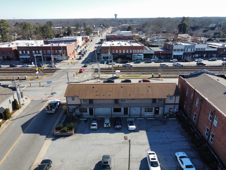 More Photos Of 100 NW Main St, Easley Storefront Retail Office For Lease