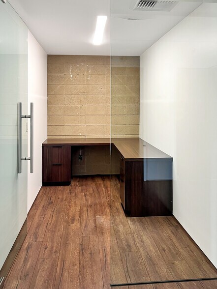 More Photos Of 318 E Glenoaks Blvd, Glendale Office For Lease
