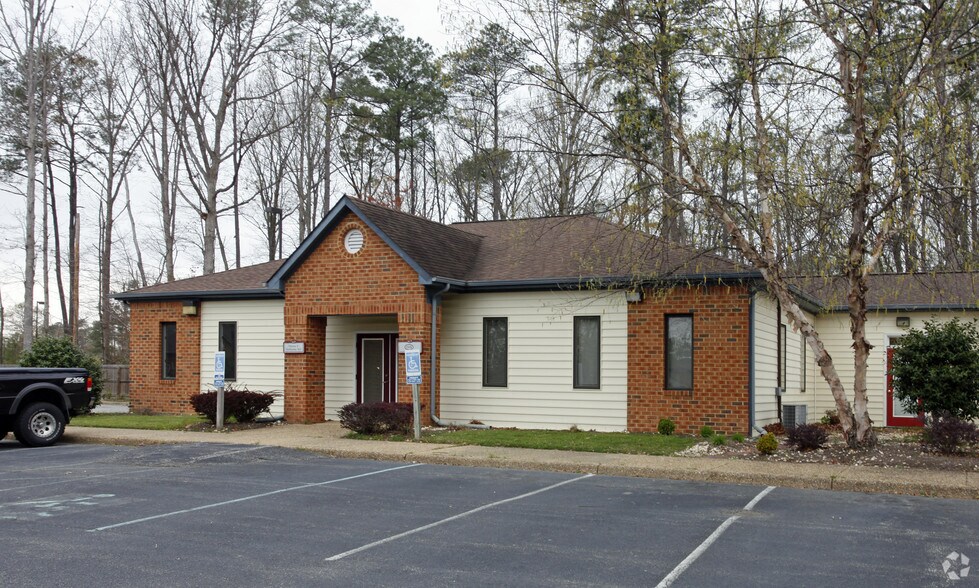 More Photos Of 12695 McManus Blvd, Newport News Unknown For Lease
