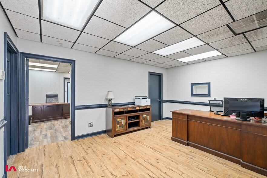 More Photos Of 5755 Old Dixie Hwy, Forest Park Manufacturing For Lease