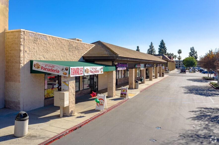 Primary Photo Of 310-326 N Azusa Ave, Covina General Retail For Lease