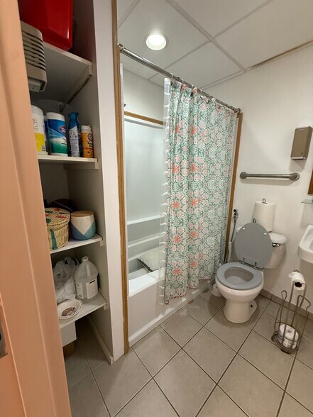 More Photos Of 1547 N 9th St, Stroudsburg Freestanding For Lease