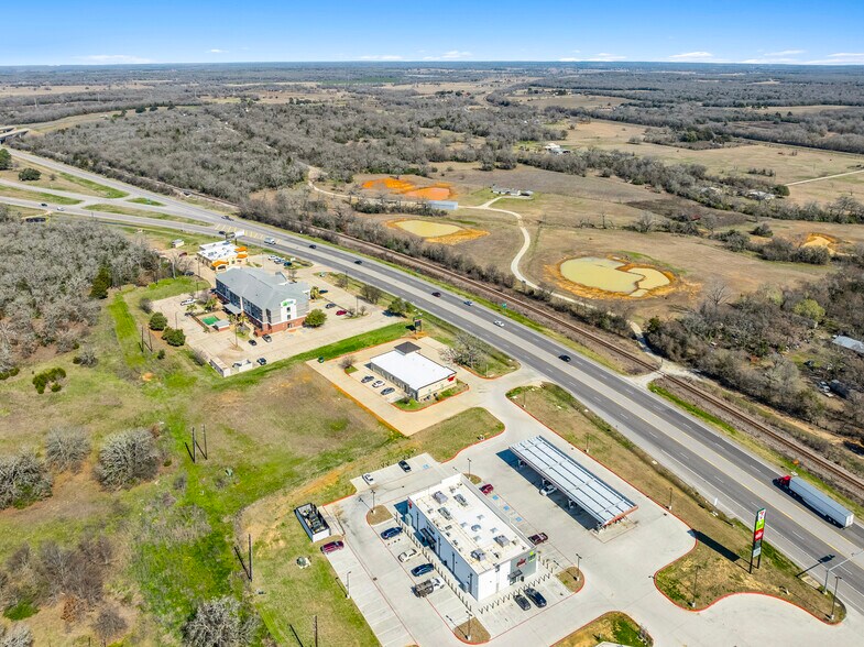 More Photos Of 1643 N Market St, Hearne Healthcare For Sale