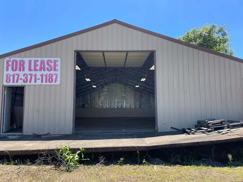 More Photos Of 16525 Highway 65 S, Damascus Warehouse For Lease