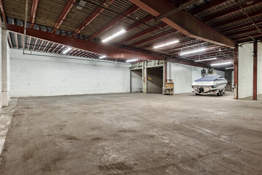 More Photos Of 3944 Auburn St, Rockford Industrial For Sale