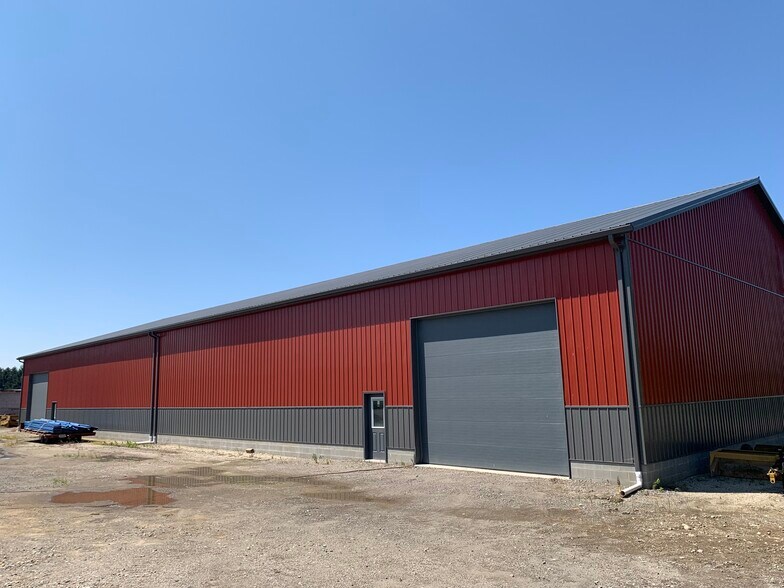 More Photos Of 6374 Swamp St NE, Hartville Warehouse For Lease