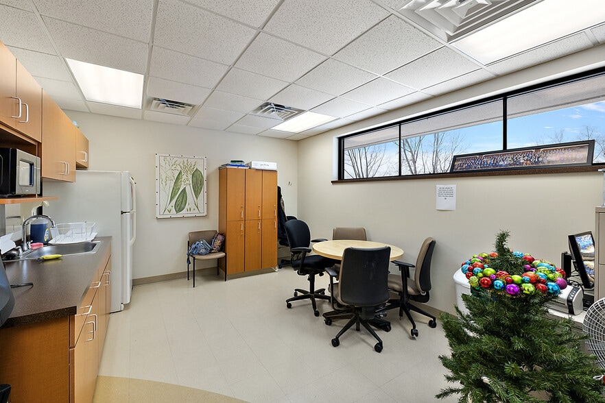 More Photos Of 1794 N Lapeer Rd, Lapeer Medical For Sale