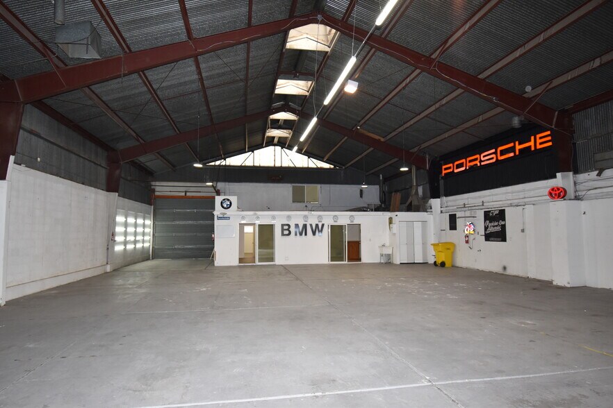 More Photos Of 1804 Texas Ave, El Paso Freestanding For Lease