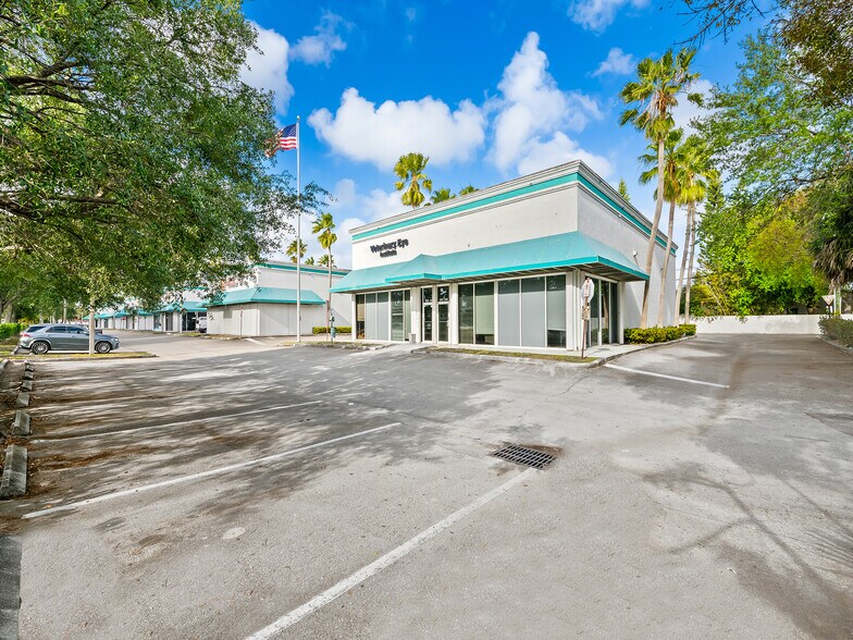 More Photos Of 372 S Powerline Rd, Deerfield Beach Storefront Retail Office For Sale
