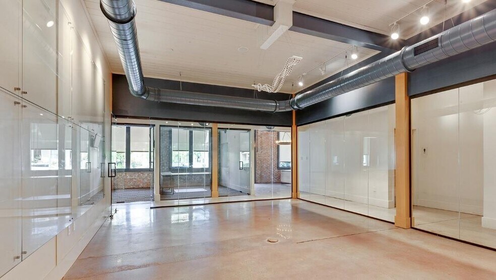 More Photos Of 1240 Camp St, New Orleans Storefront Retail Office For Sale