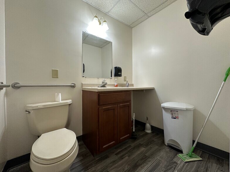 More Photos Of 733-759 Memorial Ave, West Springfield Showroom For Sale