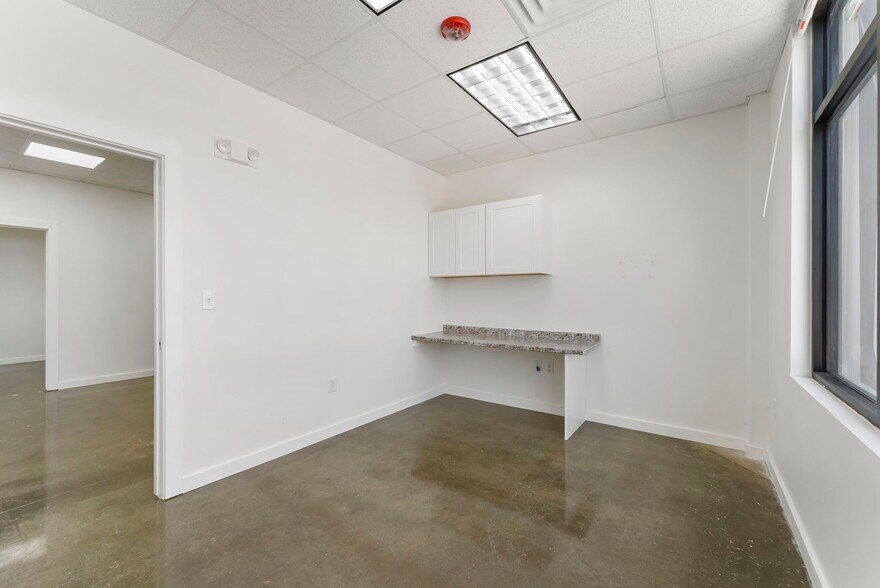 More Photos Of 26211 I-45, Spring Office For Lease