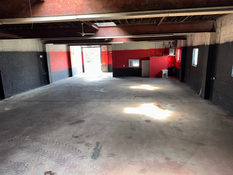 More Photos Of 3010 Hamilton Ave, Baltimore Warehouse For Sale