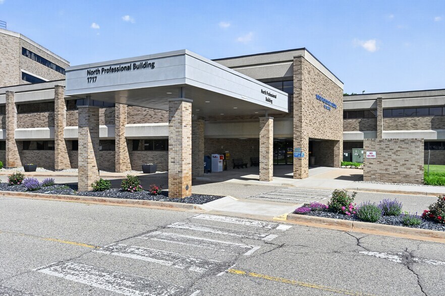 More Photos Of 1717 Shaffer St, Kalamazoo Medical For Lease