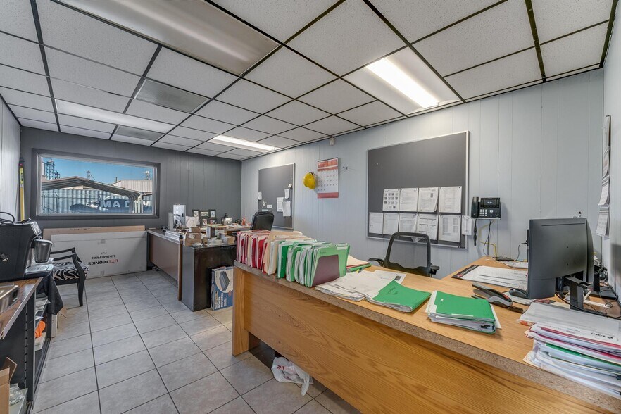 More Photos Of 2101 S ARKOLA Dr, Springdale Warehouse For Sale