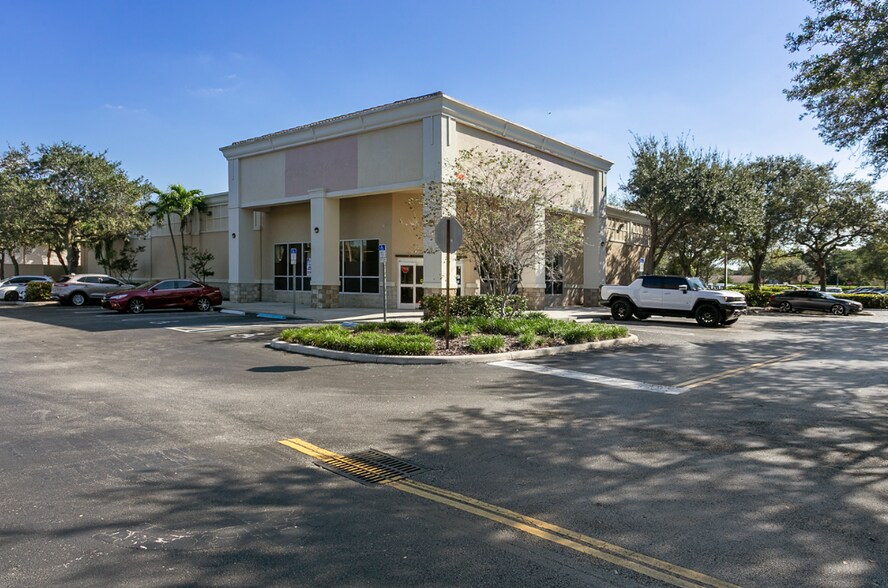 Primary Photo Of 645 N University Dr, Coral Springs Drugstore For Lease