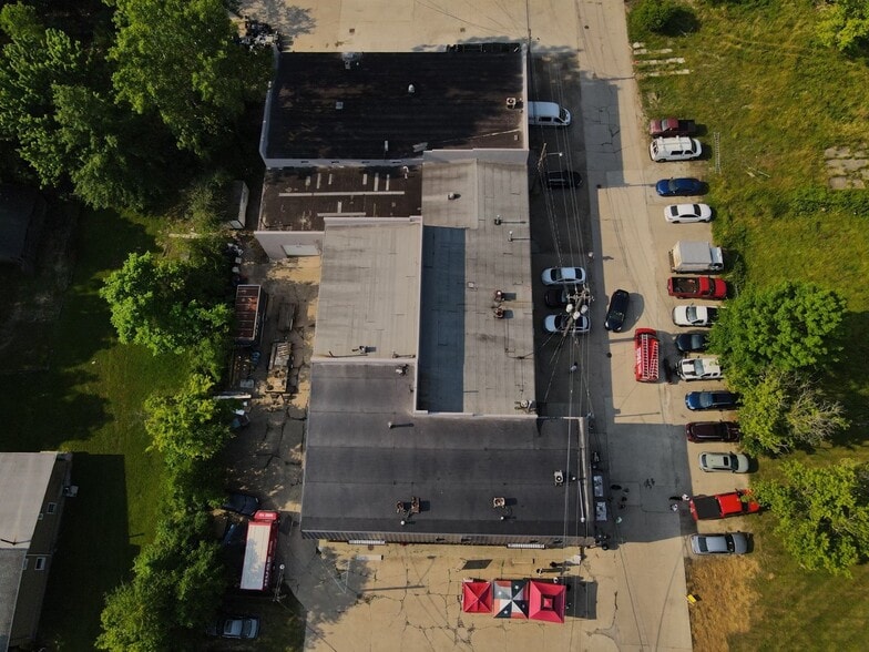 More Photos Of 711 W Bagley Rd, Berea Unknown For Lease