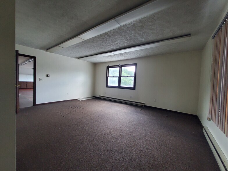 More Photos Of 382 Wolcott Rd, Wolcott Office For Lease