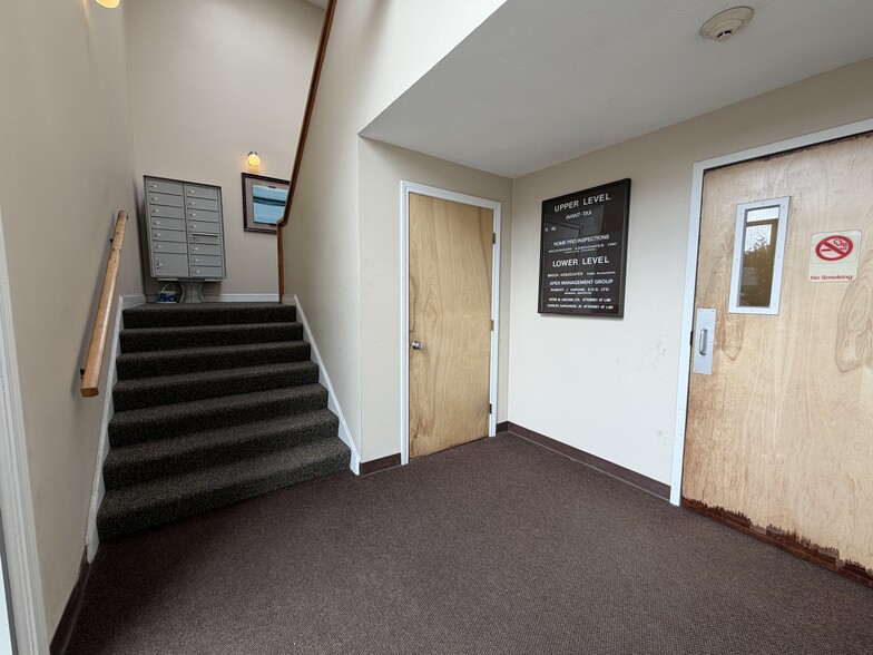 More Photos Of 615 Jefferson Blvd, Warwick Office For Sale