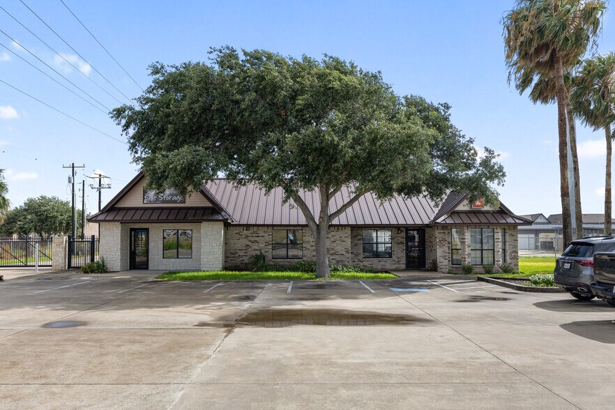 More Photos Of 6402 Holly Rd, Corpus Christi Self Storage For Sale