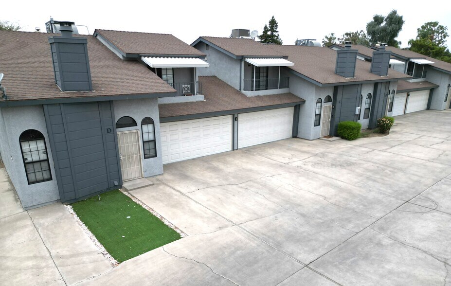 Primary Photo Of 7717 S Laurelglen Blvd, Bakersfield Apartments For Sale
