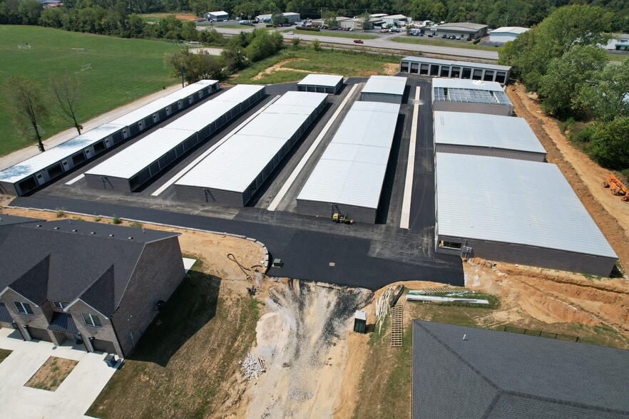 More Photos Of 711 Nicholas St, Elizabethtown Self Storage For Sale