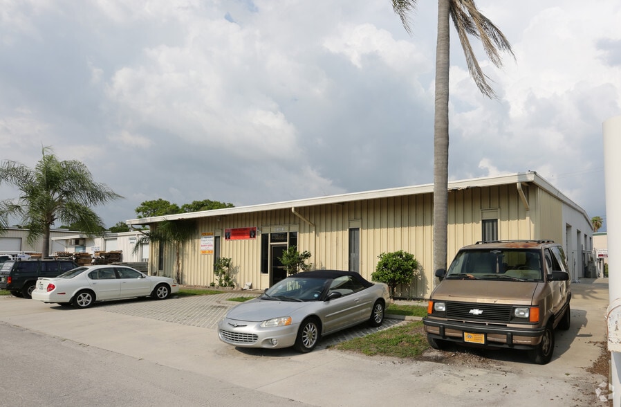 Primary Photo Of 5656 Lawton Dr, Sarasota Warehouse For Lease