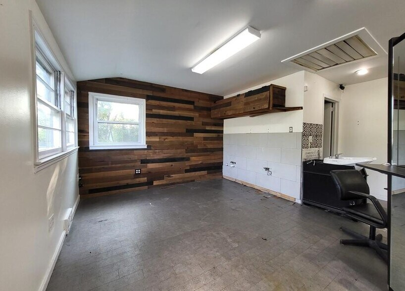 More Photos Of 790 E Route 211, Middletown Office For Lease