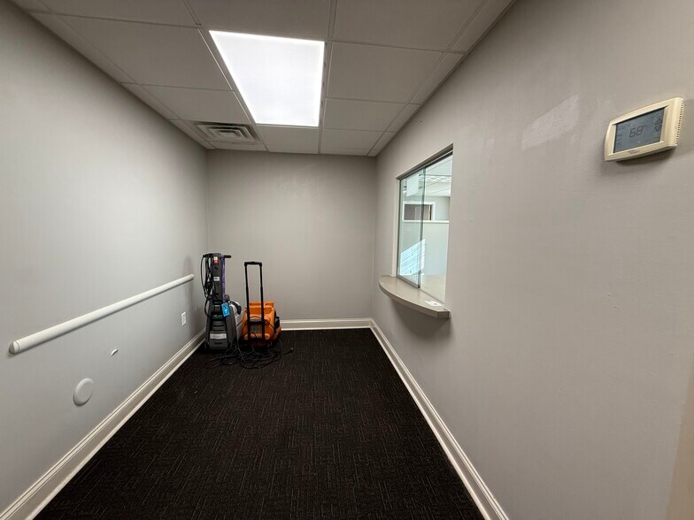 More Photos Of 121 Lincoln St, Worcester Healthcare For Lease