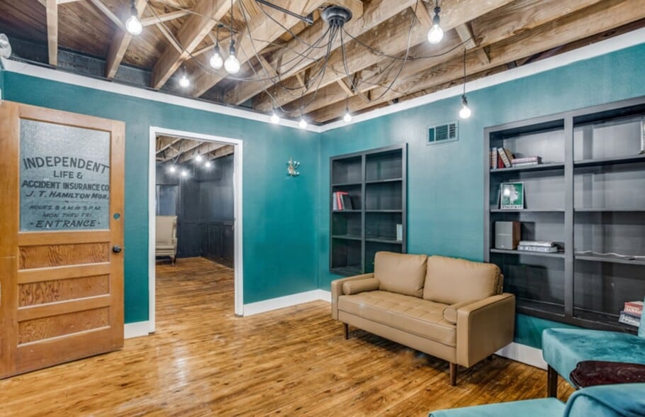 More Photos Of 544 N Main St, Crestview Storefront Retail Office For Sale