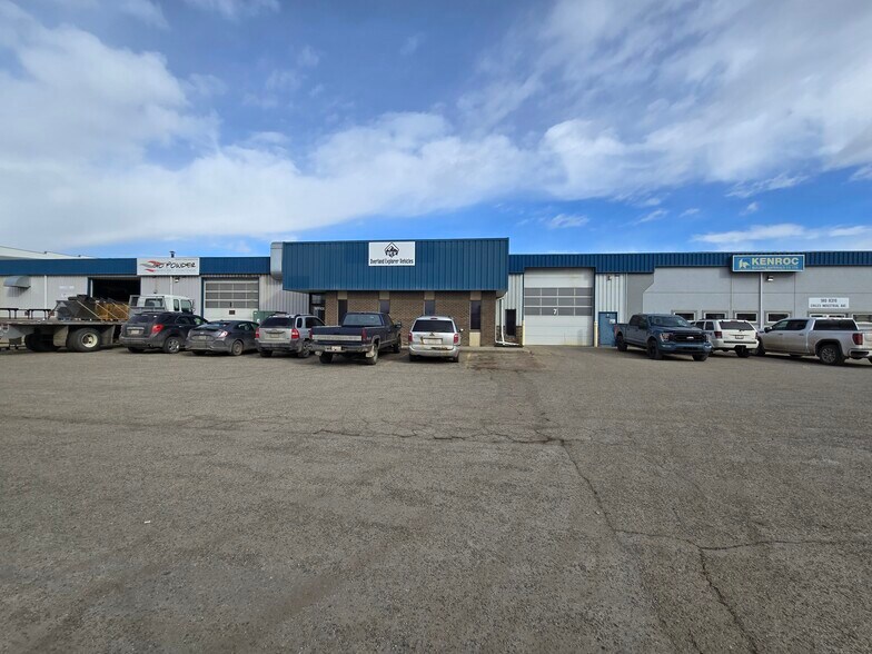 More Photos Of 8319 Chiles Industrial Av, Red Deer Warehouse For Sale