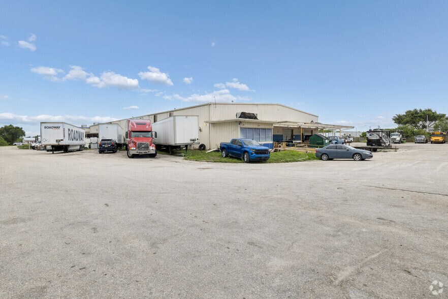 More Photos Of 7501 E 15th St, Sarasota Land For Lease