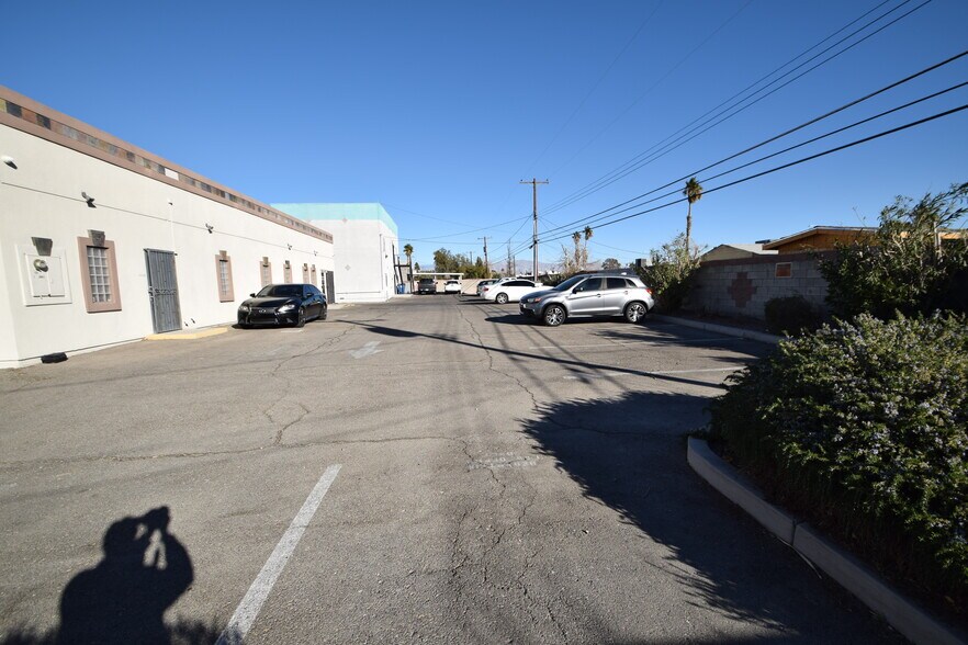 More Photos Of 320 S Jones Blvd, Las Vegas Office For Sale