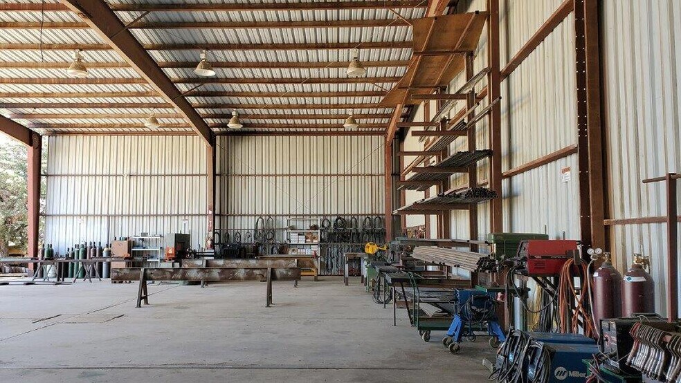 More Photos Of 41614 102nd St E, Palmdale Industrial For Lease