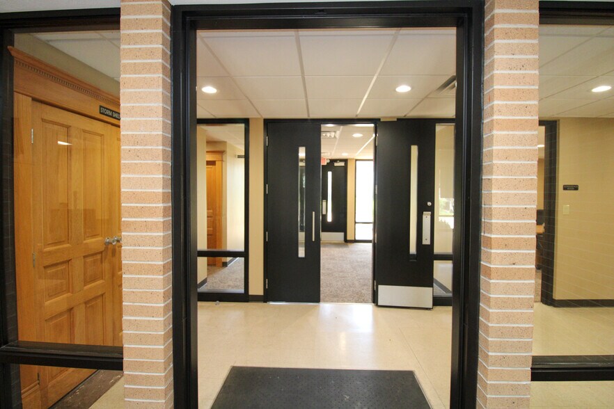 More Photos Of 100 E 3rd St, Galva Office For Sale