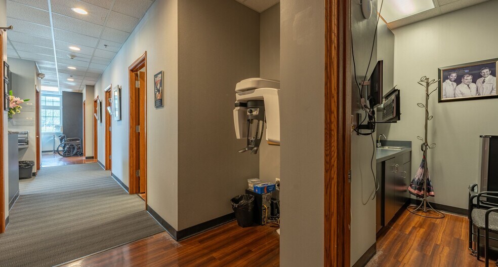 More Photos Of 24020 W Riverwalk Ct, Plainfield Medical For Sale